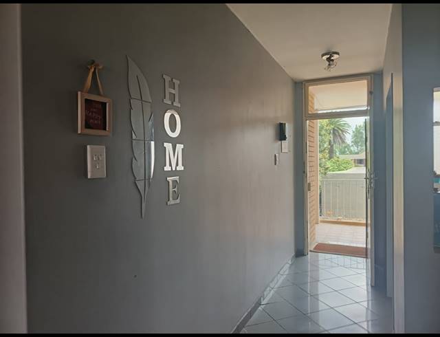 2 BEDROOM FLAT FOR SALE IN THREE RIVERS